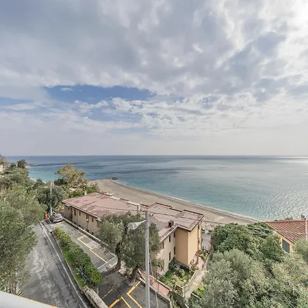 Villa Sea Dream - Vista Mare - Giardino - Box Privato Bergeggi